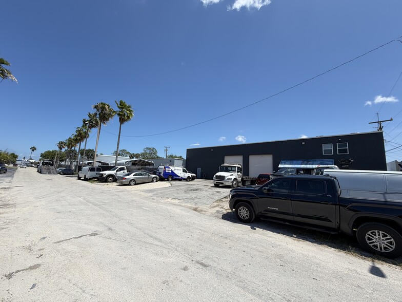 More Photos Of 10460 SW 187th Ter, Miami Warehouse For Sale