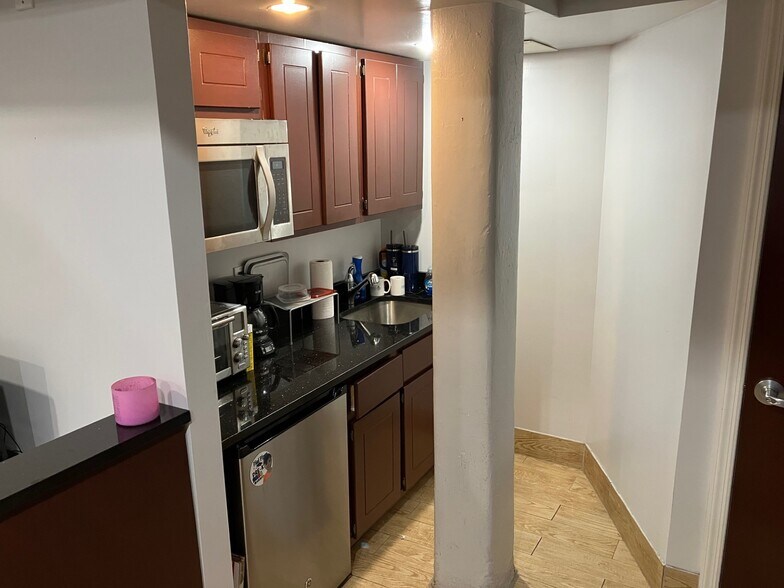 More Photos Of 2430 Tratman Ave, Bronx Apartments For Lease