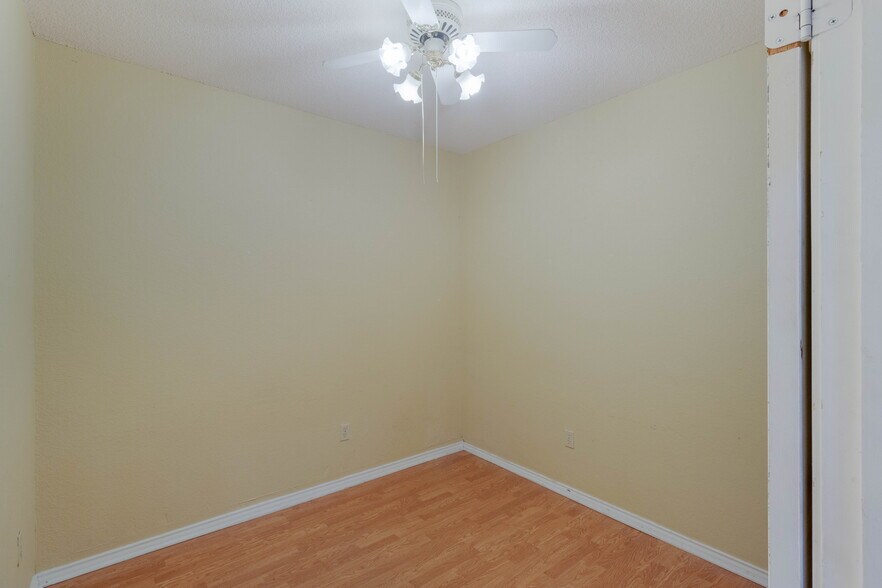 More Photos Of 1818 San Pedro Ave, San Antonio Office Residential For Sale