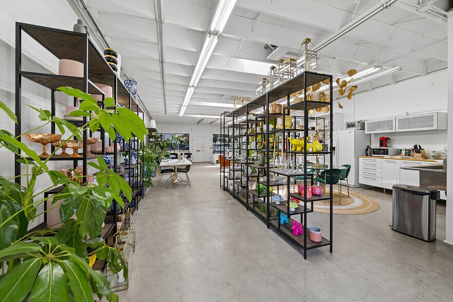 More Photos Of 8560 Venice Blvd, Los Angeles Storefront Retail Office For Sale