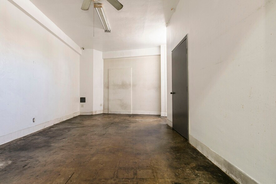 More Photos Of 6340 Yucca St, Los Angeles Restaurant For Sale