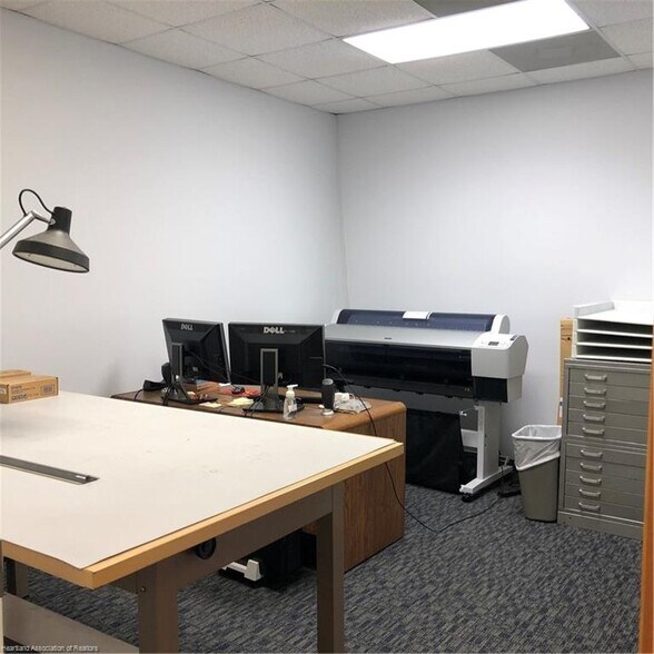 More Photos Of 7 Lykes Rd, Lake Placid Office For Lease