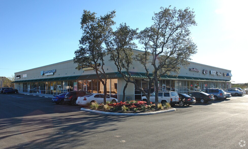 More Photos Of 15502 Huebner Rd, San Antonio Storefront For Lease