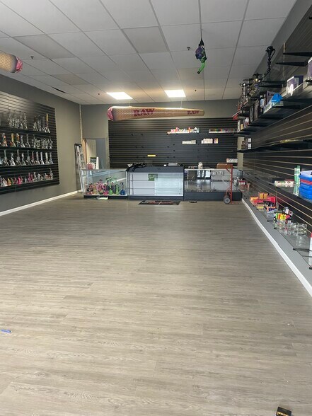 More Photos Of 4401-4445 Pennell Rd, Aston Unknown For Lease