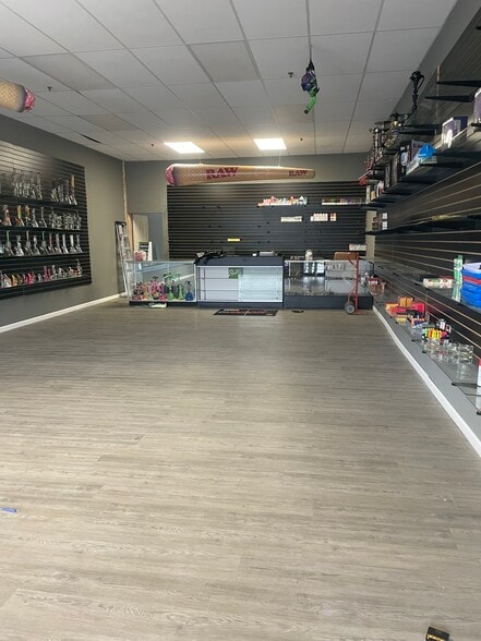 More Photos Of 4401-4445 Pennell Rd, Aston Township Unknown For Lease