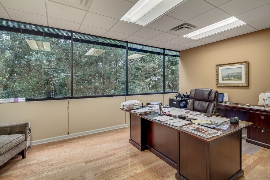 More Photos Of 9000 Regency Square Blvd, Jacksonville Office For Sale