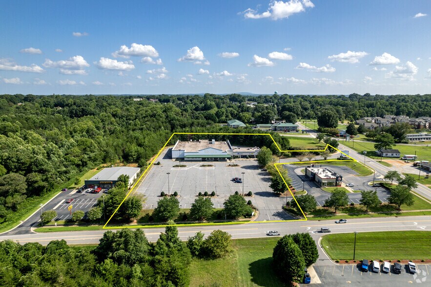 More Photos Of 3027-3035 Centennial Blvd, Claremont Storefront For Lease