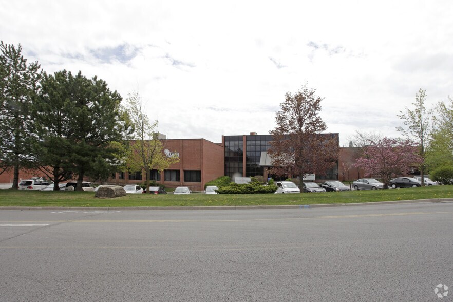 Primary Photo Of 65 W Beaver Creek Rd, Richmond Hill Warehouse For Lease