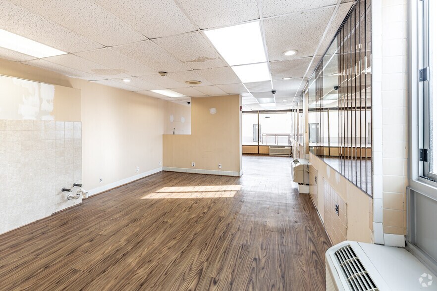 More Photos Of 1350 15th St, Fort Lee Apartments For Lease