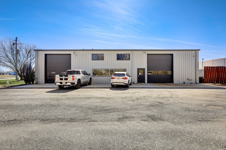 More Photos Of 201 Grell Ln, Johnson Creek Manufacturing For Sale