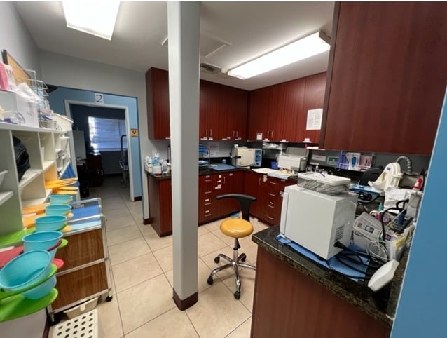 More Photos Of 1125 E 17th St, Santa Ana Unknown For Lease