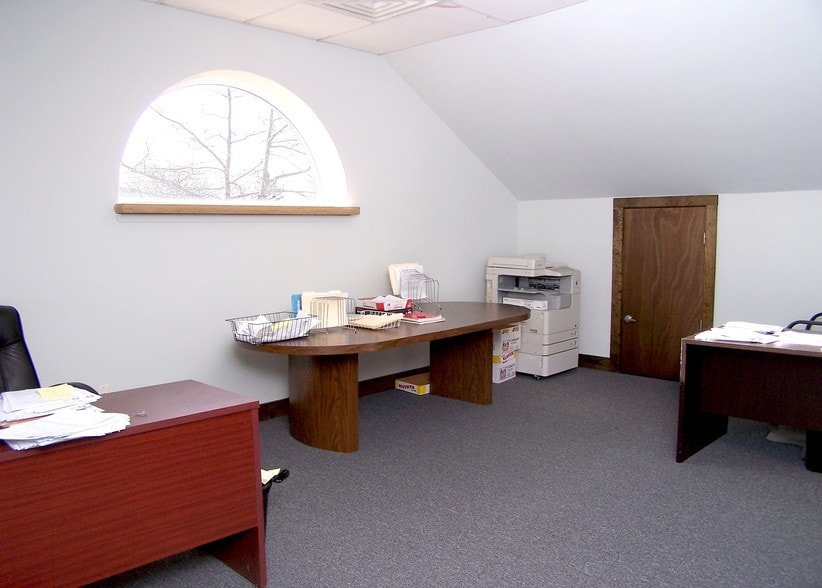 More Photos Of 627 Horseblock Rd, Farmingville Loft Creative Space For Sale