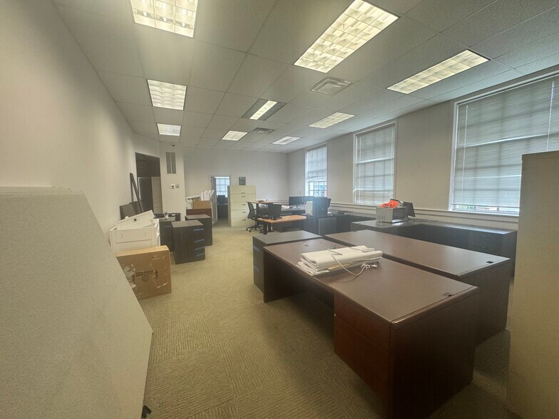More Photos Of 360 Grove St, Bridgewater Medical For Lease