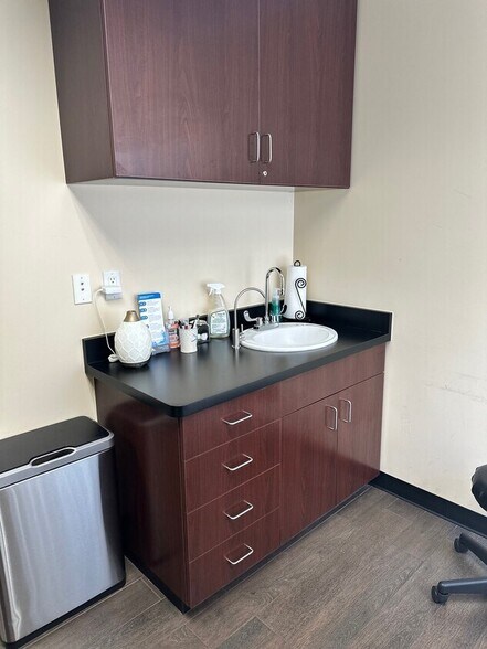 More Photos Of 4902 Irvine Center Dr, Irvine Medical For Lease