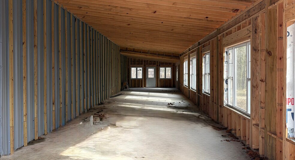 More Photos Of 15268 Kings, Montross Light Distribution For Sale