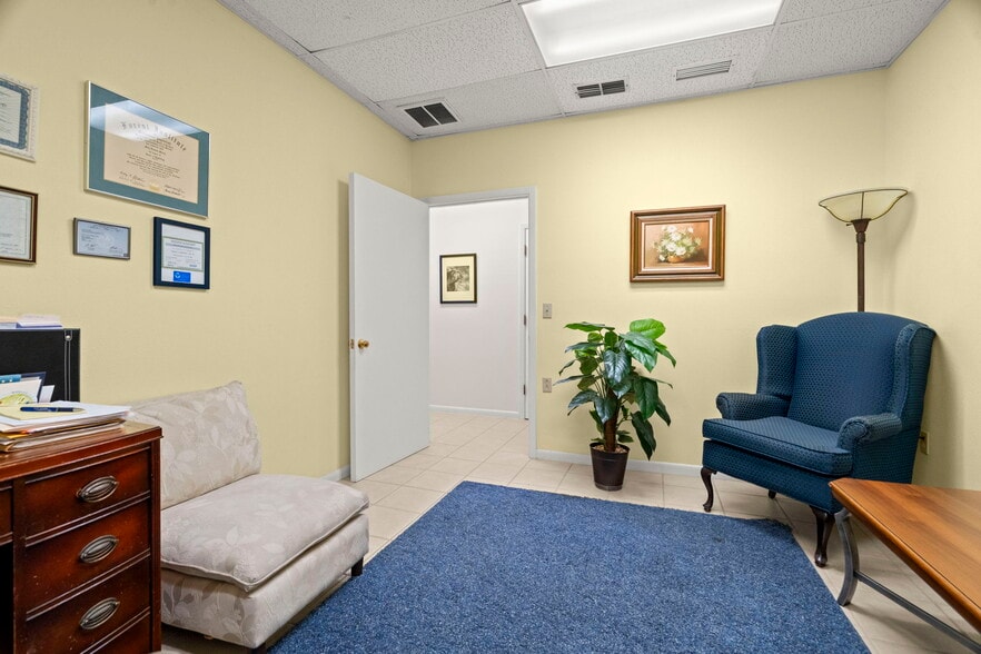 More Photos Of 10333 Seminole Blvd, Largo Office For Sale