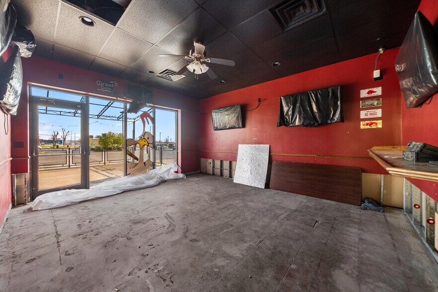 More Photos Of 2221 W Walnut St, Rogers Restaurant For Sale