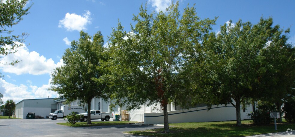 More Photos Of 5719 Corporation Cir, Fort Myers Distribution For Sale