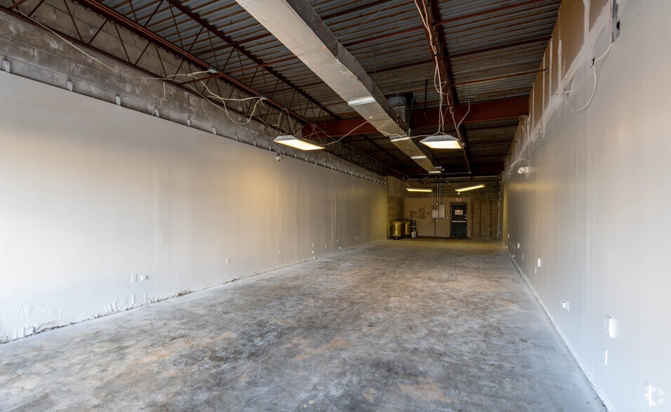 More Photos Of 5-11 Plaistow Rd, Plaistow Unknown For Lease