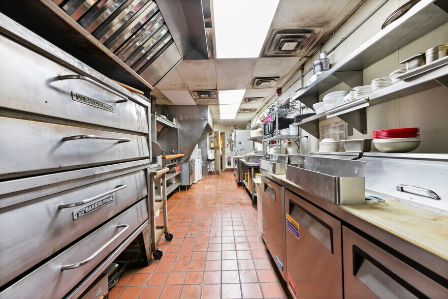 More Photos Of 1090 Rochester Rd, Troy Restaurant For Sale