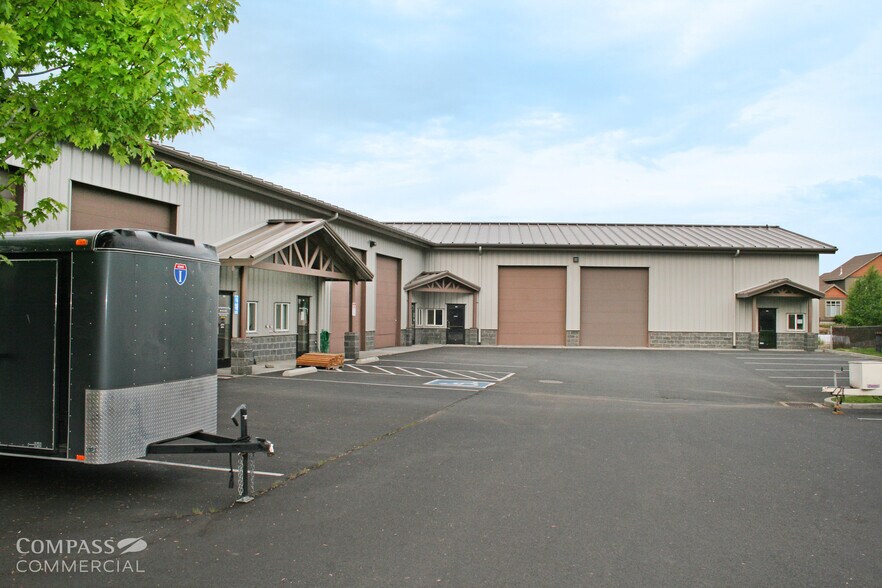 More Photos Of 63004 NE 18th St, Bend Warehouse For Lease