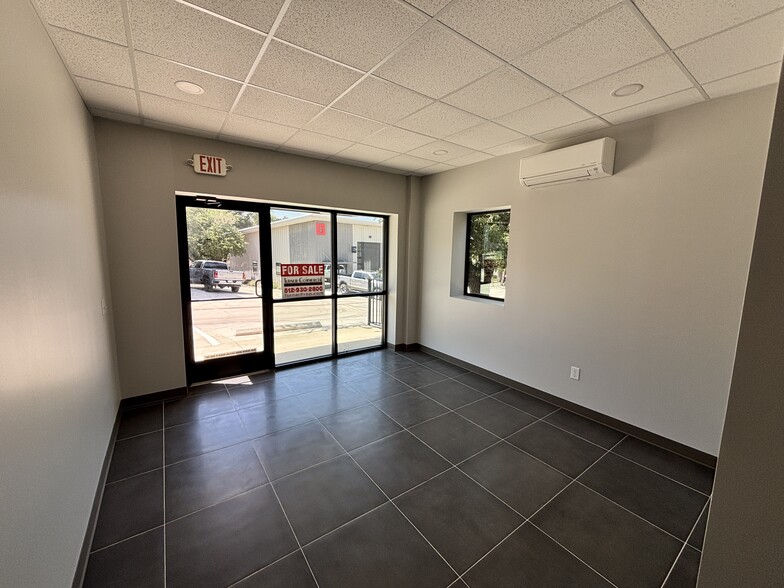 More Photos Of 205 Cantera Way, Georgetown Light Distribution For Sale
