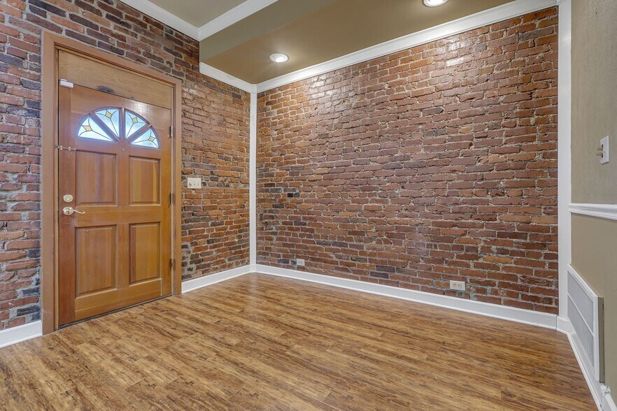 More Photos Of 424 Main St, Franklin General Retail For Sale