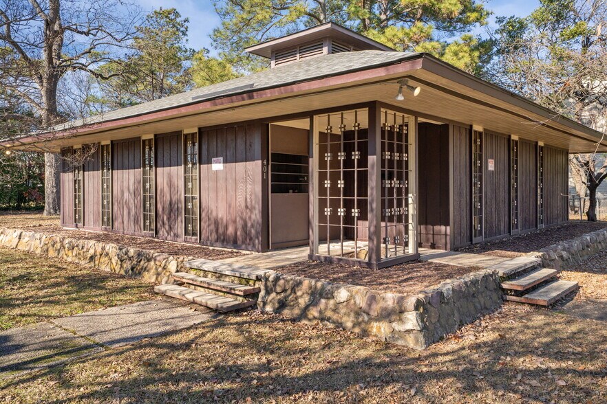 More Photos Of 401 N James St, Goldsboro Medical For Sale