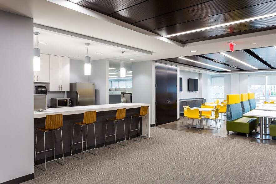 More Photos Of 658 S 4th St, Louisville Medical For Lease