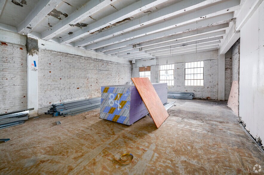 More Photos Of 2240 25th Pl NE, Washington Warehouse For Sale