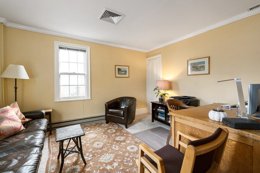 More Photos Of 404 The Hill Ct, Portsmouth Medical For Lease