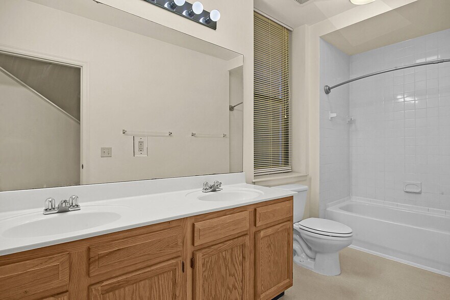 More Photos Of 2211 Menard St, Saint Louis Apartments For Sale