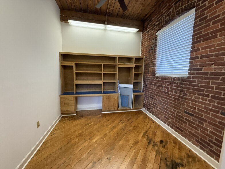 More Photos Of 1314 Lincoln St, Columbia Office For Lease