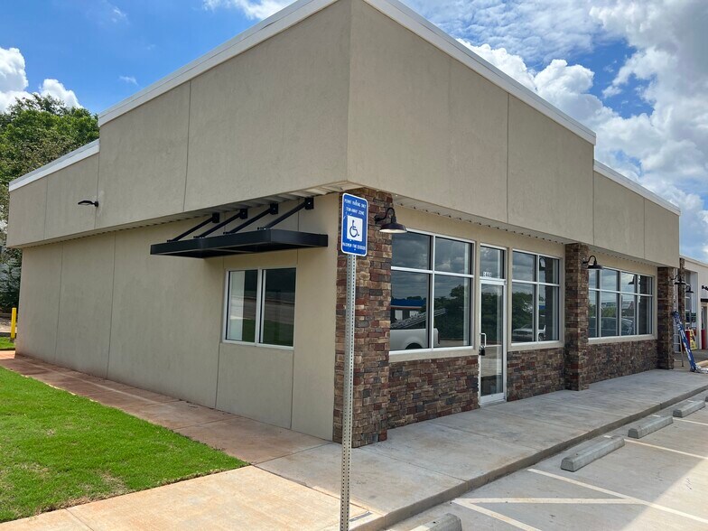 More Photos Of 1448 Alice, Griffin General Retail For Lease