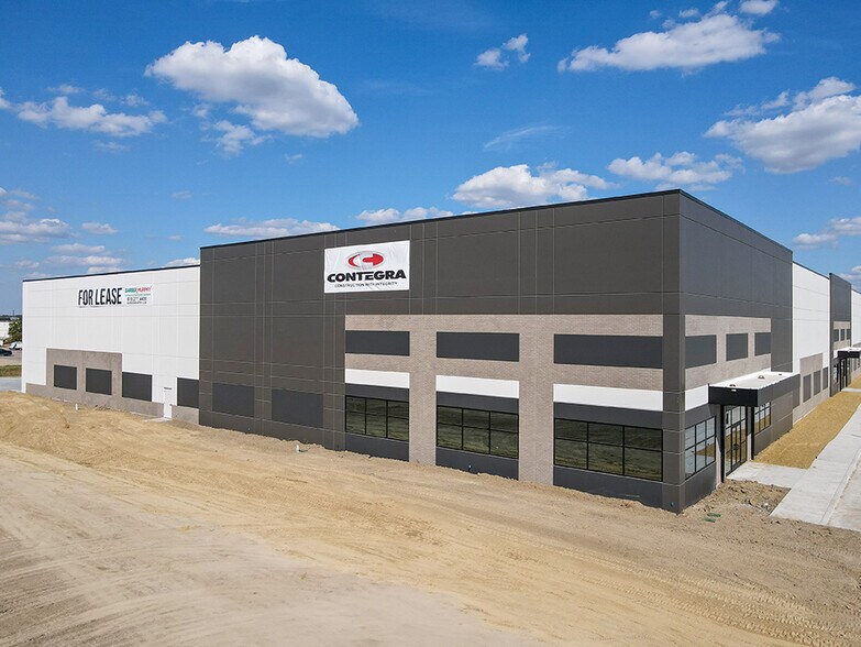 More Photos Of 100 Commerce Center Dr, Collinsville Light Distribution For Lease