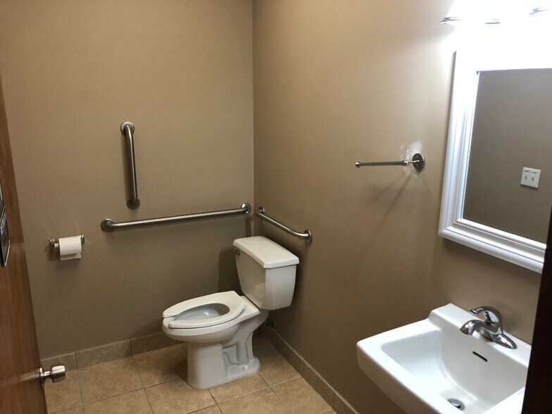 More Photos Of 160 Lanza Ave, Garfield Medical For Sale