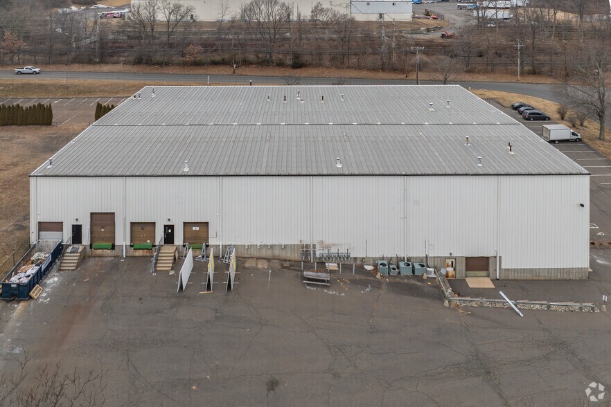More Photos Of 45 Connair Rd, Orange Light Manufacturing For Lease
