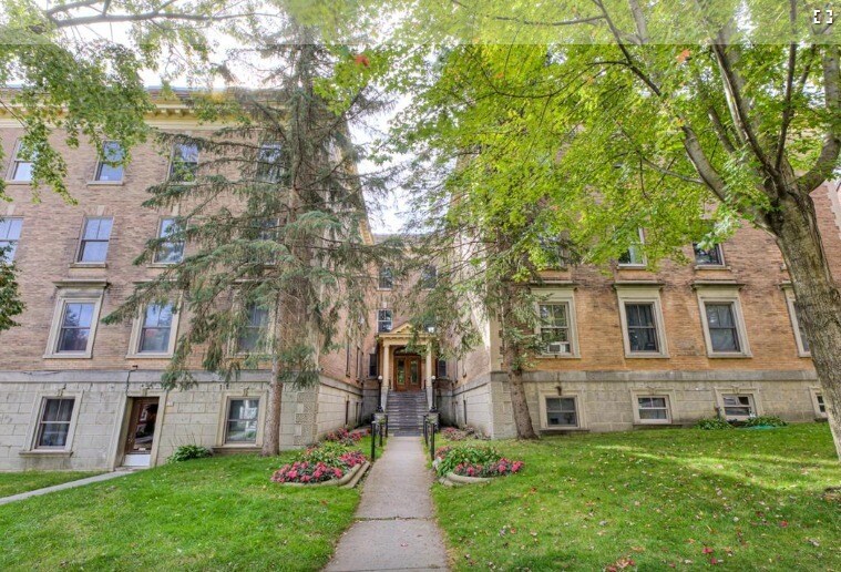 Primary Photo Of 438-440 Av Mount Stephen, Westmount Apartments For Sale