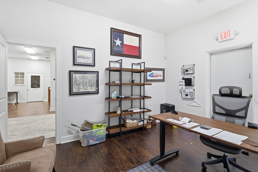 More Photos Of 5342 5th St, Katy Freestanding For Lease