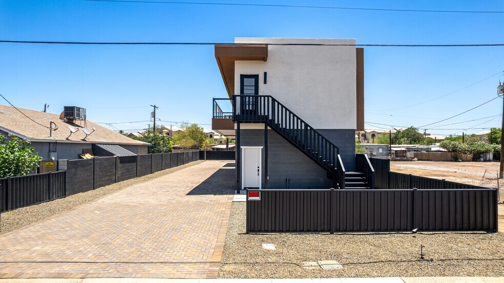 More Photos Of 411 32nd Pl, Phoenix Apartments For Sale