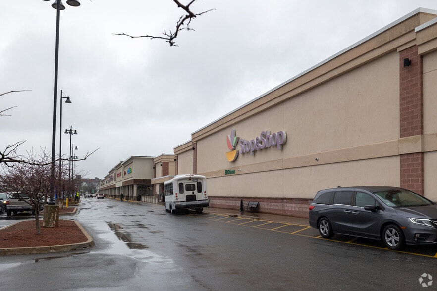 Primary Photo Of 630 Fellsway, Medford Unknown For Lease