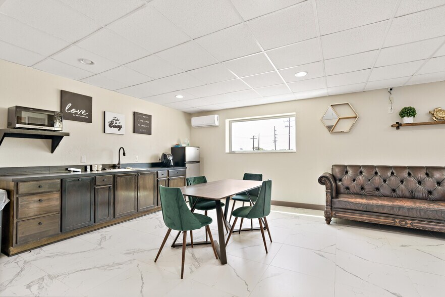 More Photos Of 200 N San Jacinto St, Whitney Assisted Living For Lease