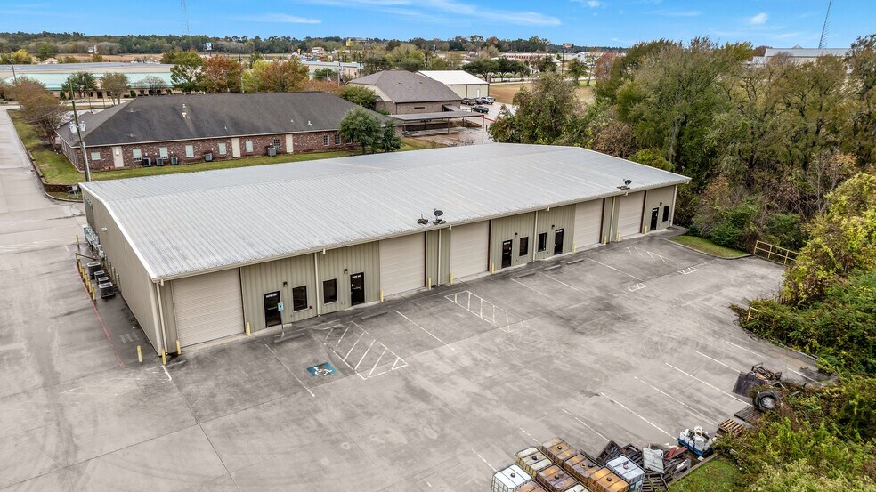 More Photos Of 18920 Freeport Dr, Montgomery Industrial For Sale