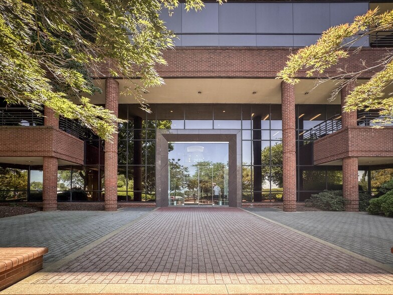 More Photos Of 2675 Breckinridge Blvd, Duluth Office For Lease