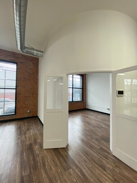 More Photos Of 6000 Gramercy Pl, Los Angeles Warehouse For Lease