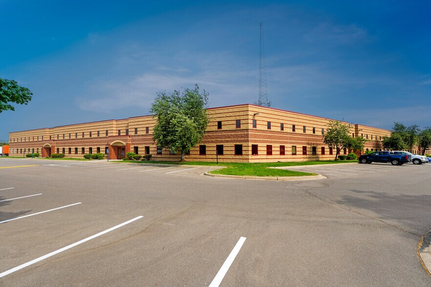 More Photos Of 1701-1719 NE Broadway St, Minneapolis Light Manufacturing For Lease