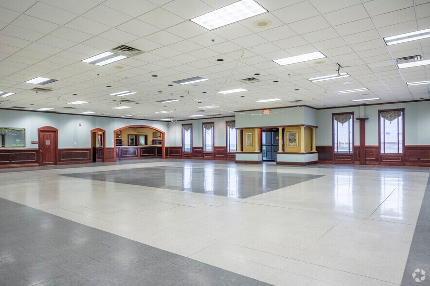 More Photos Of 1741 Adel St, Janesville Warehouse For Lease