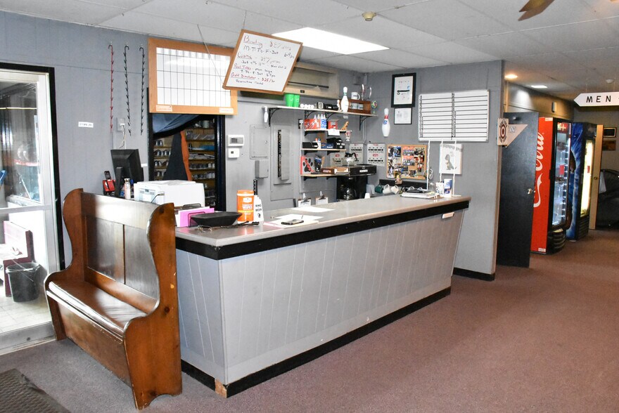 More Photos Of 11712 Hydetown Rd, Titusville Bowling Alley For Sale