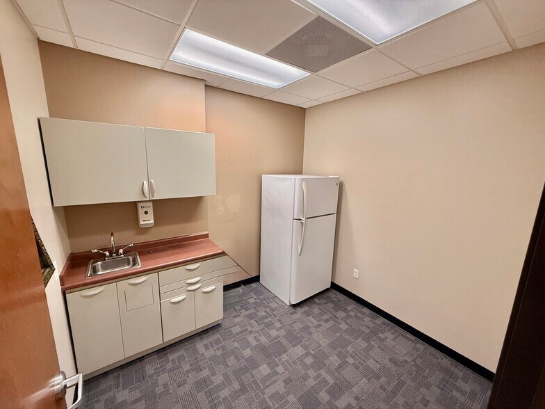 More Photos Of 901 Cypress Creek Rd, Cedar Park Medical For Lease