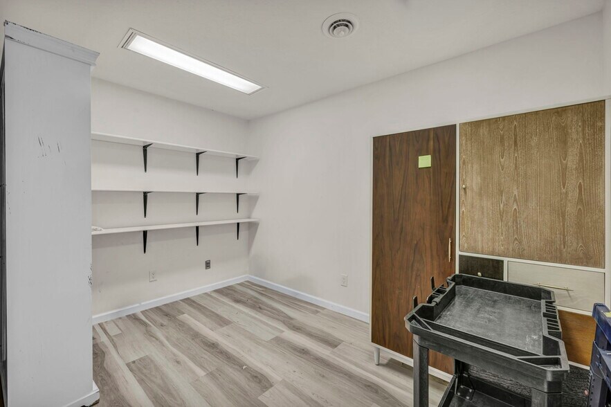 More Photos Of 1824 E Broad St, Columbus Office Residential For Lease